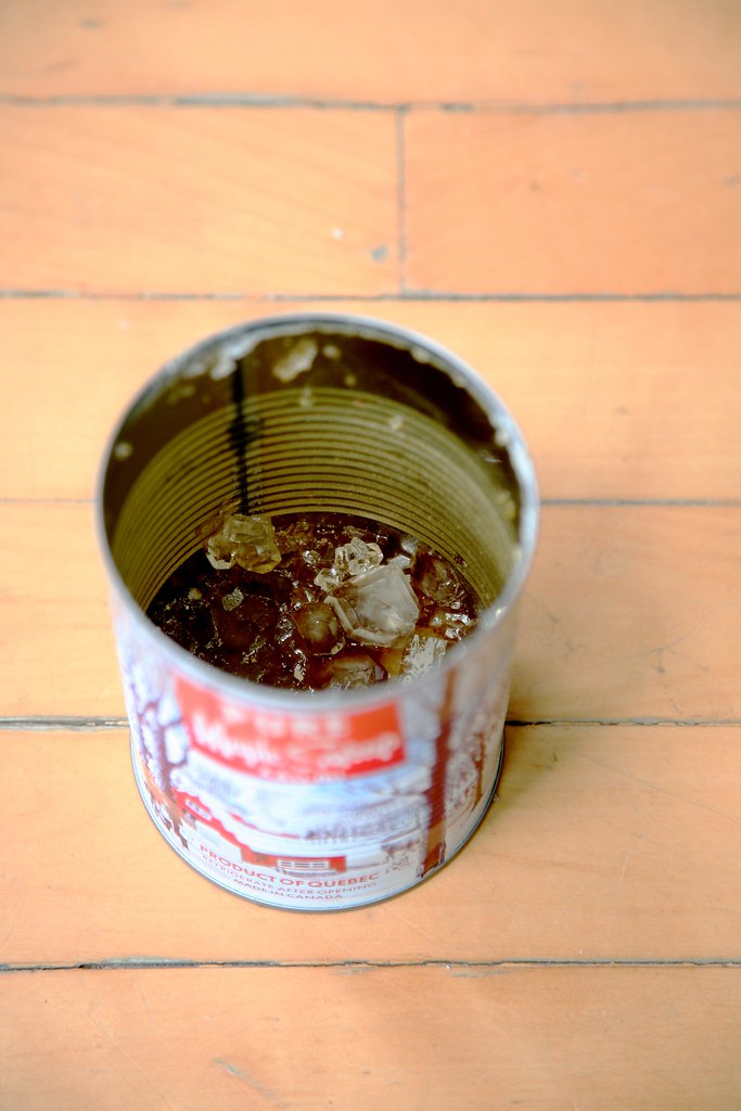 Maple syrup tin