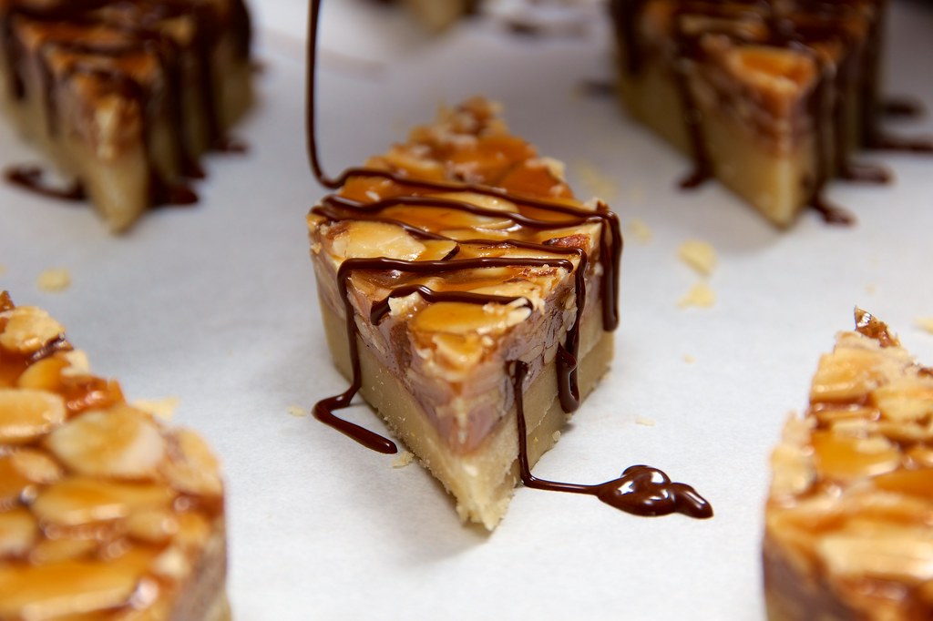 Honey butter almonds